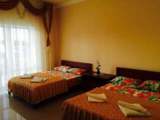 Гостиница Акрополь Николаевка 4Х МЕСТНЫЙ НОМЕР-1